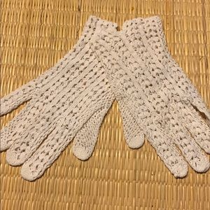 Vintage Ivory Crotchet Gloves